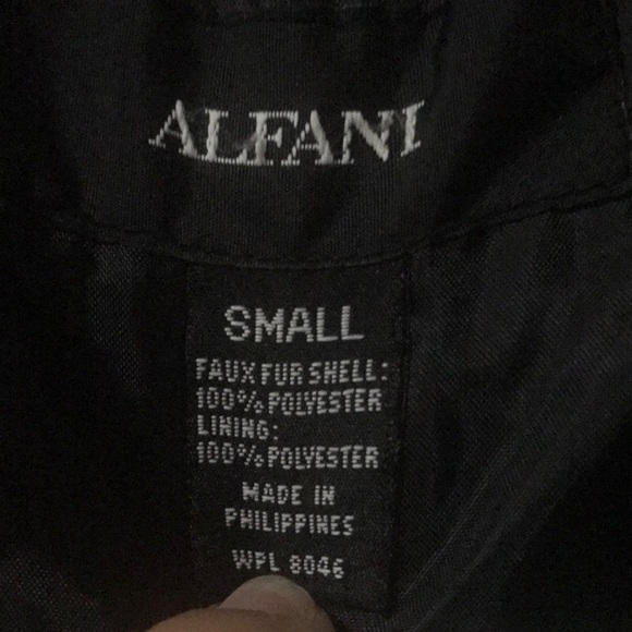 ❄️Gorgeous Alfani Faux-Fur Vest❄️ - Picture 3 of 4